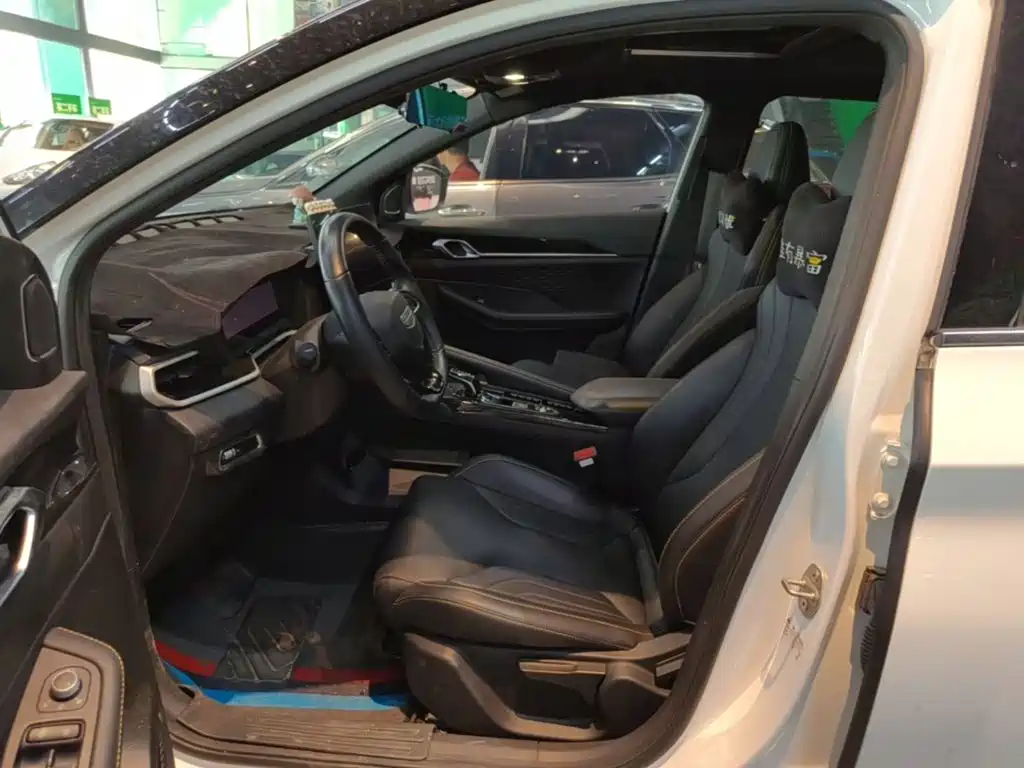 Photo 15 - Geely Coolray