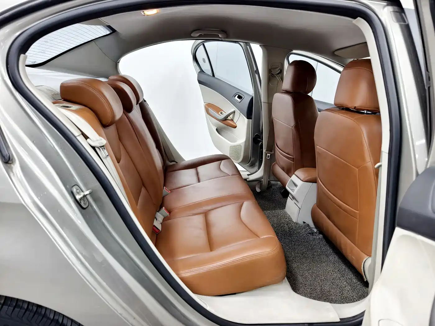 Peugeot 408 2013 1.6L Manual Comfort Edition фото 15