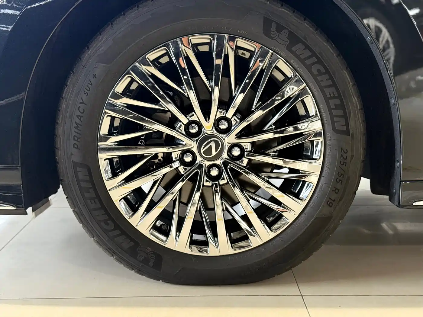 Lexus LM 2025 2023 500h 6-Seater Prestige Edition