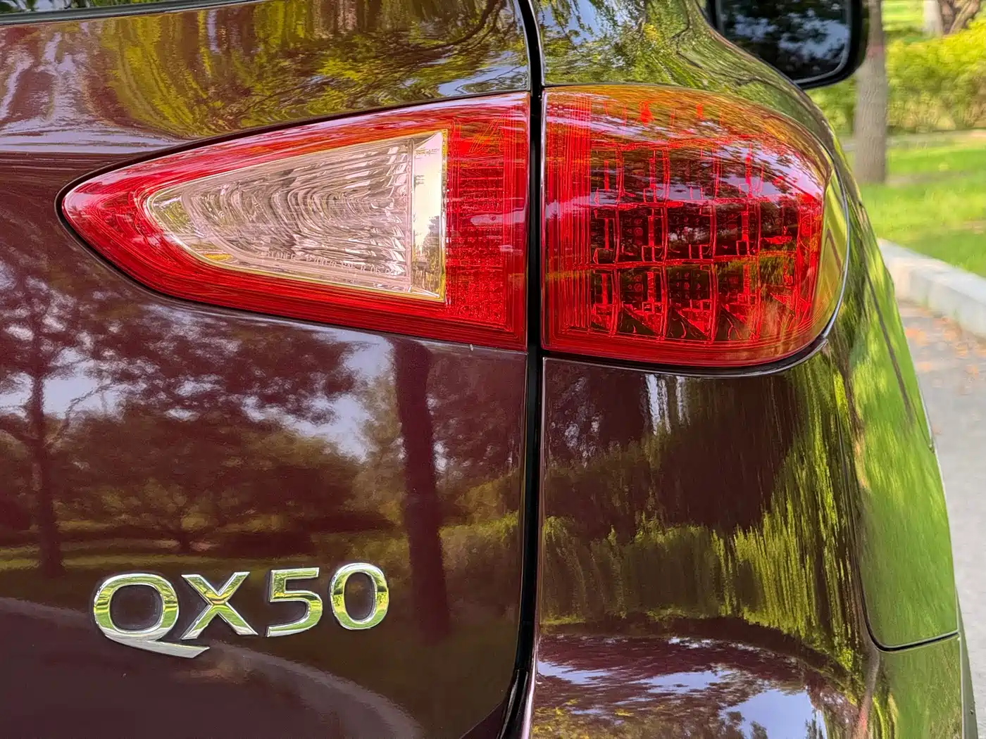 Infiniti QX50 (Import) 2014 2013 2.5L 2WD Prestige