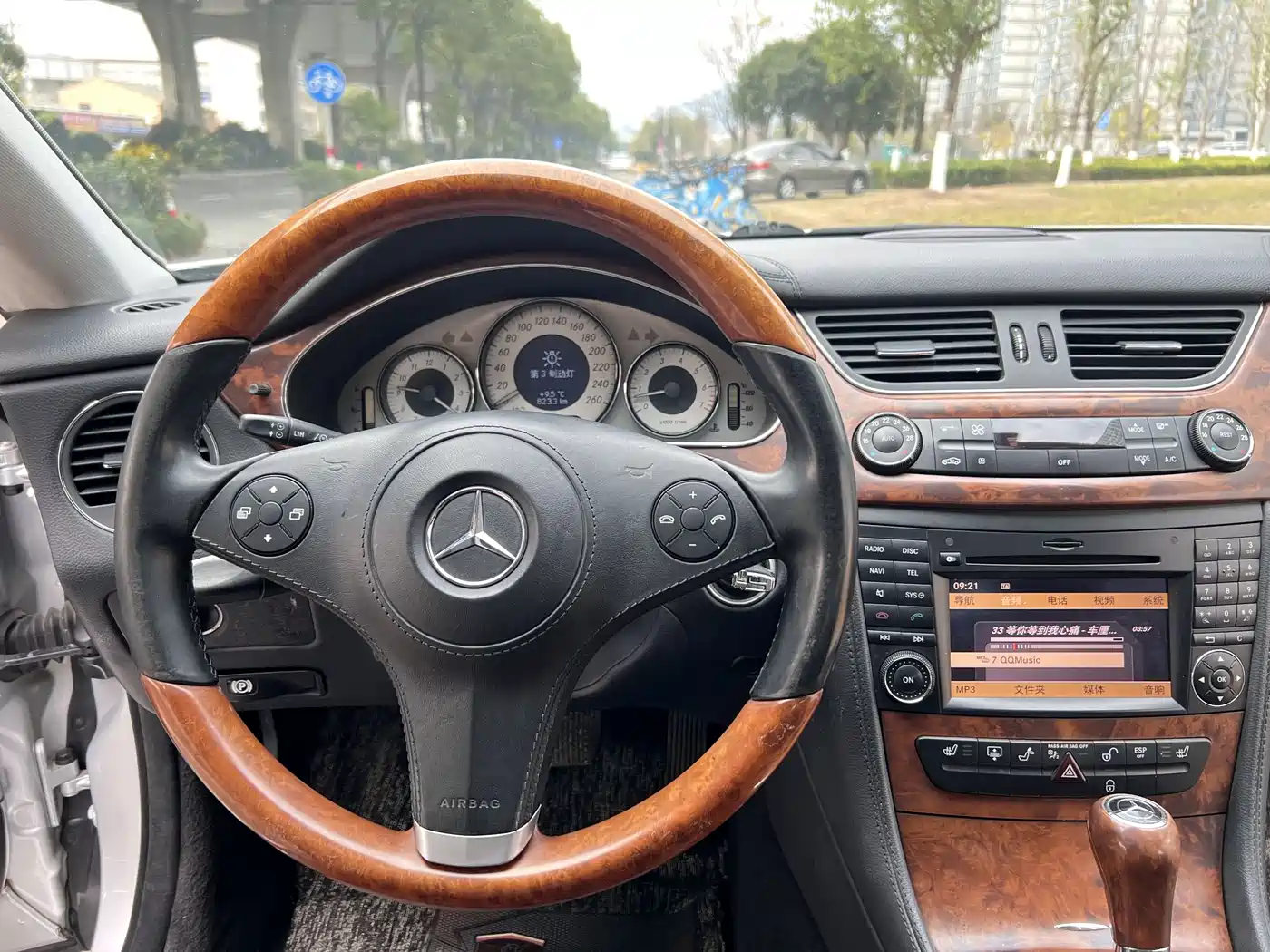 Mercedes-Benz CLS 2009 CLS 300 фото 7