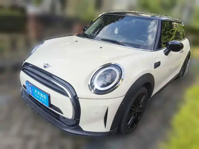 MINI 2022 Facelift 1.5T COOPER Classic — фото 1