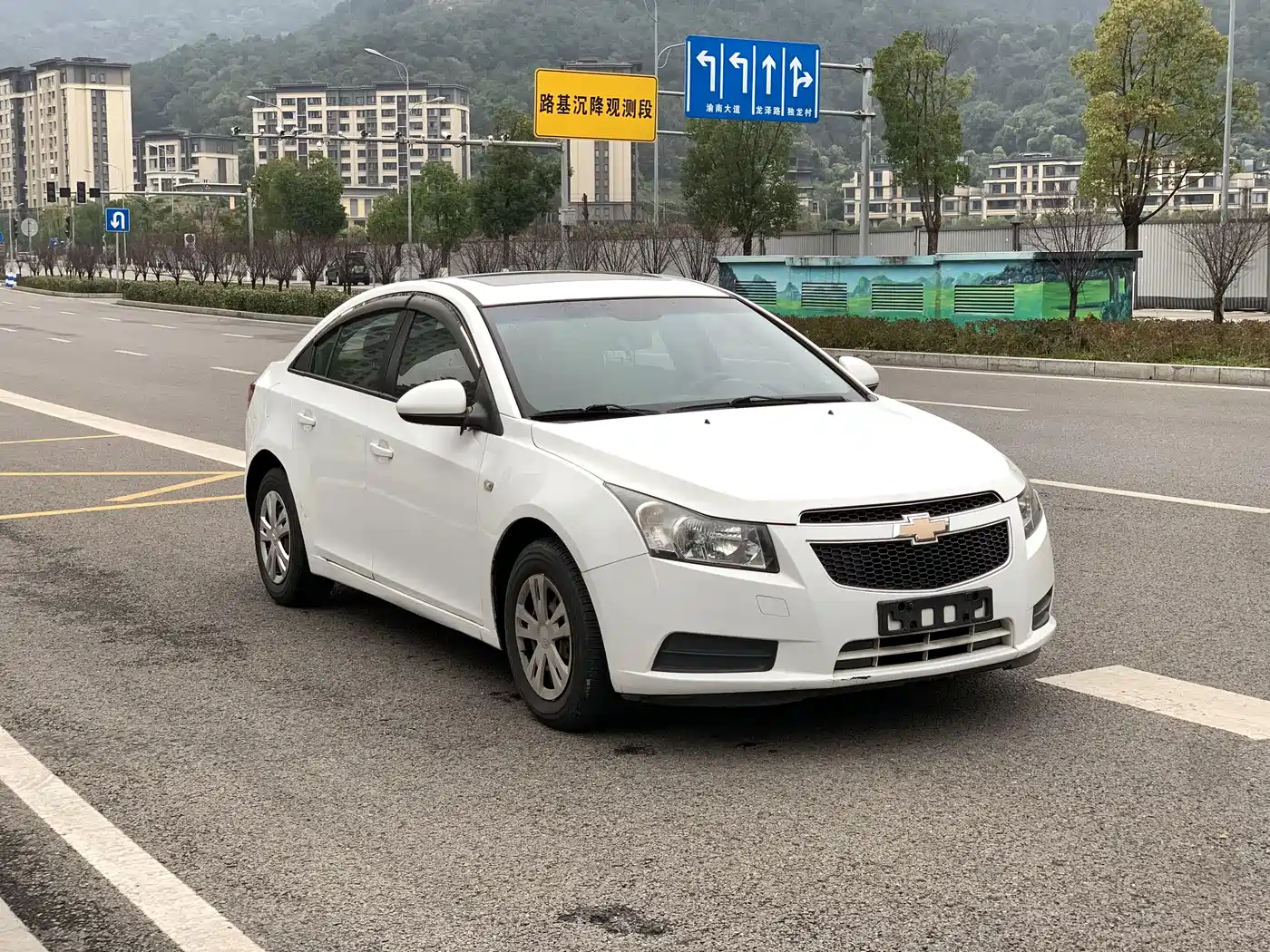 Chevrolet Cruze 2013 1.6L SL Sunroof MT фото 7