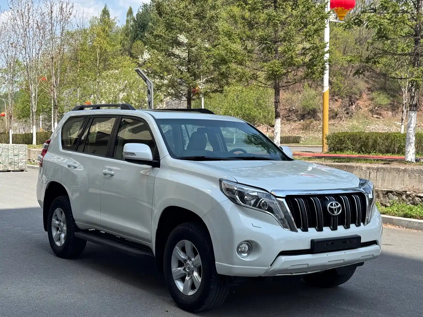 Toyota Prado (Import) 2014 2.7L Automatic Luxury фото 3