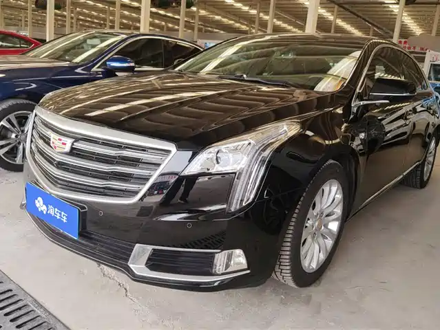 CADILLAC XTS