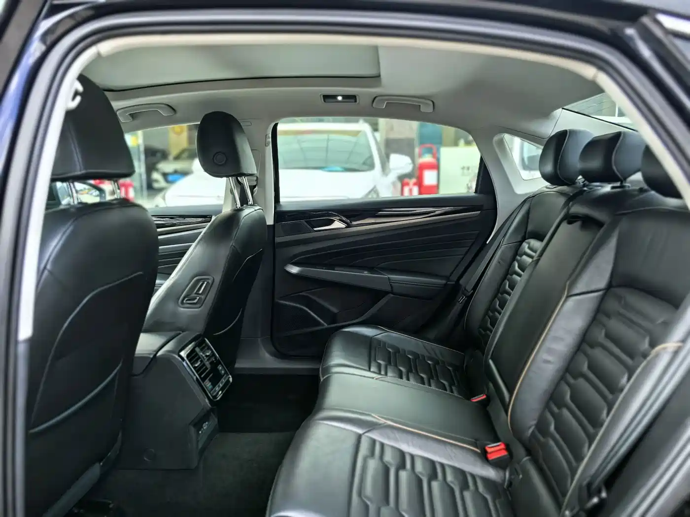 Фото 17 - Volkswagen Passat