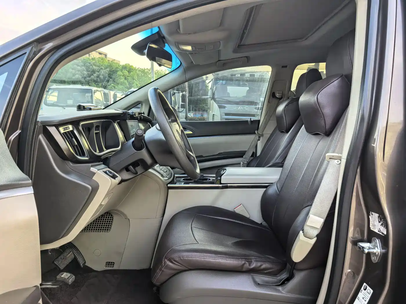 Buick GL8 2013 2.4L CT Luxury Business Comfort Edition фото 5