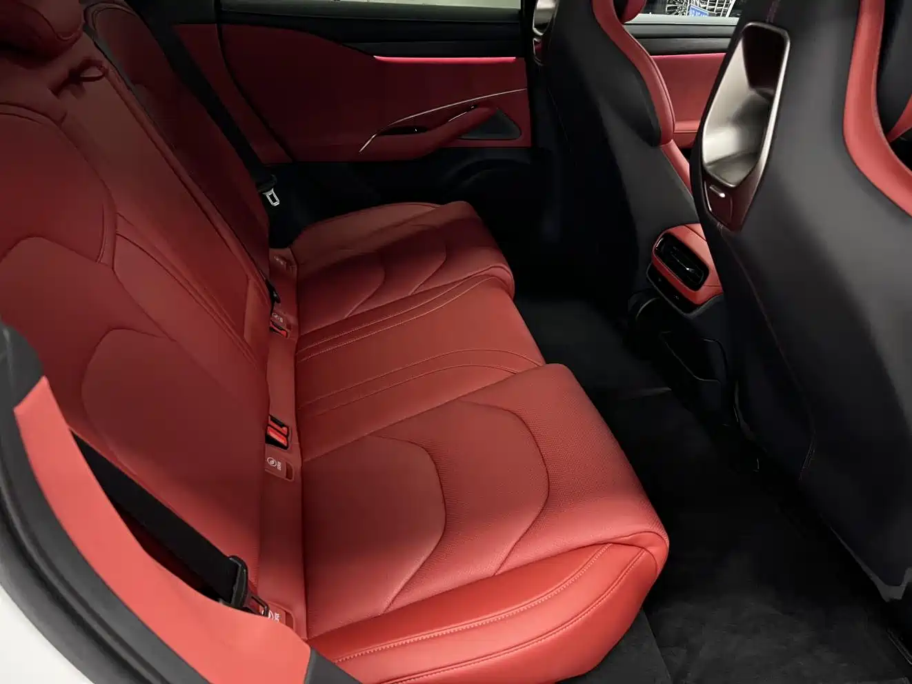 Xiaomi Auto Xiaomi SU7 2024 AWD Extended Range Advanced Smart Driving Max Edition фото 11