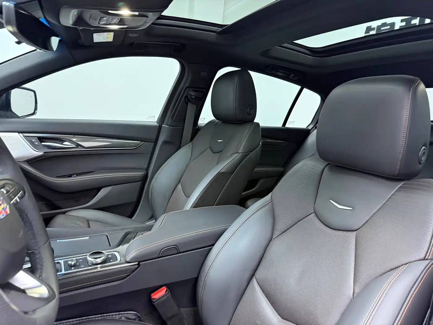 Фото 8 - Cadillac CT5