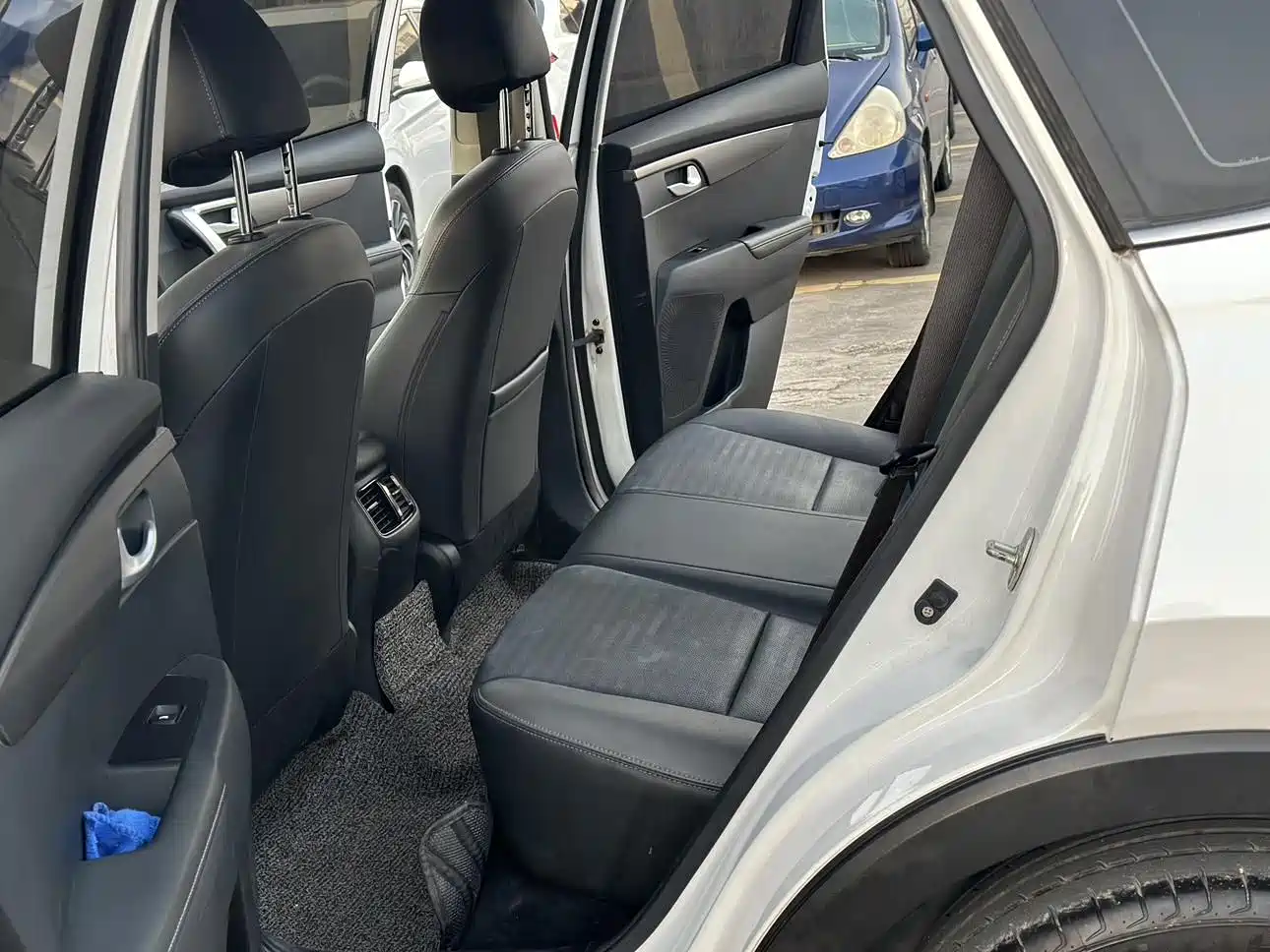 Kia Sportage 2019 2.0L Automatic Smart Luxury Edition фото 8