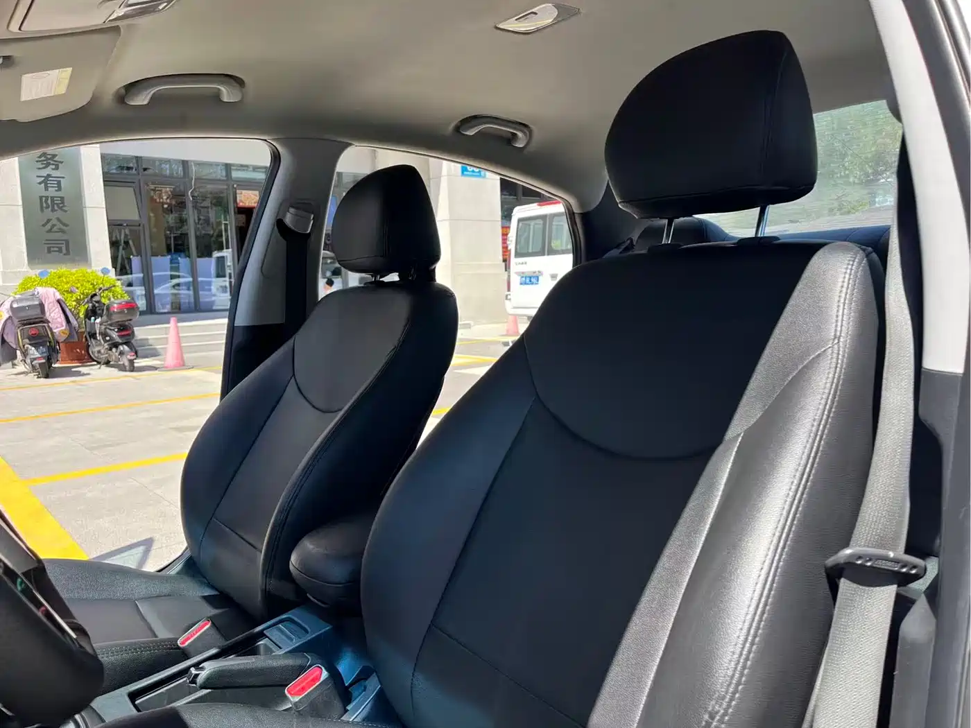 Hyundai Langdong 2016 1.6L Automatic Smart Edition фото 13