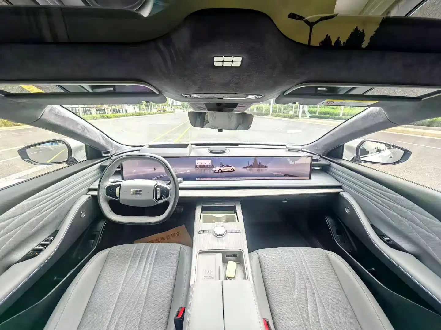 Photo 4 - Geely Galaxy Galaxy E8