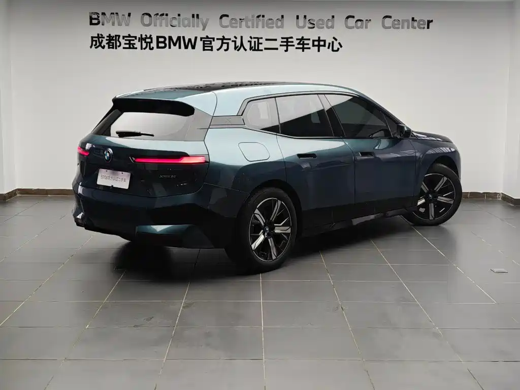 Фото 2 - BMW iX