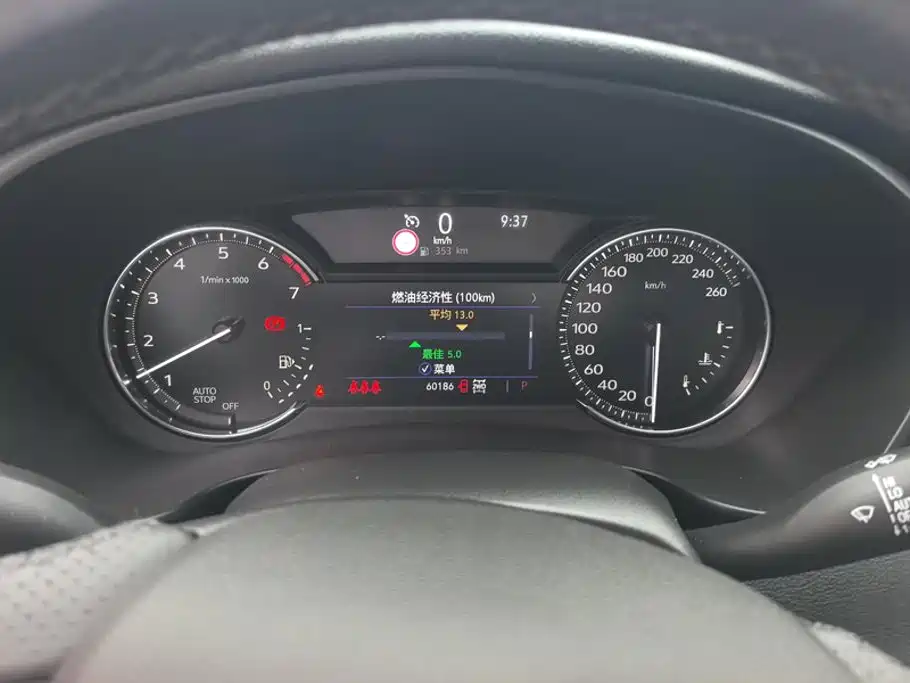 Фото 14 - Cadillac XT4