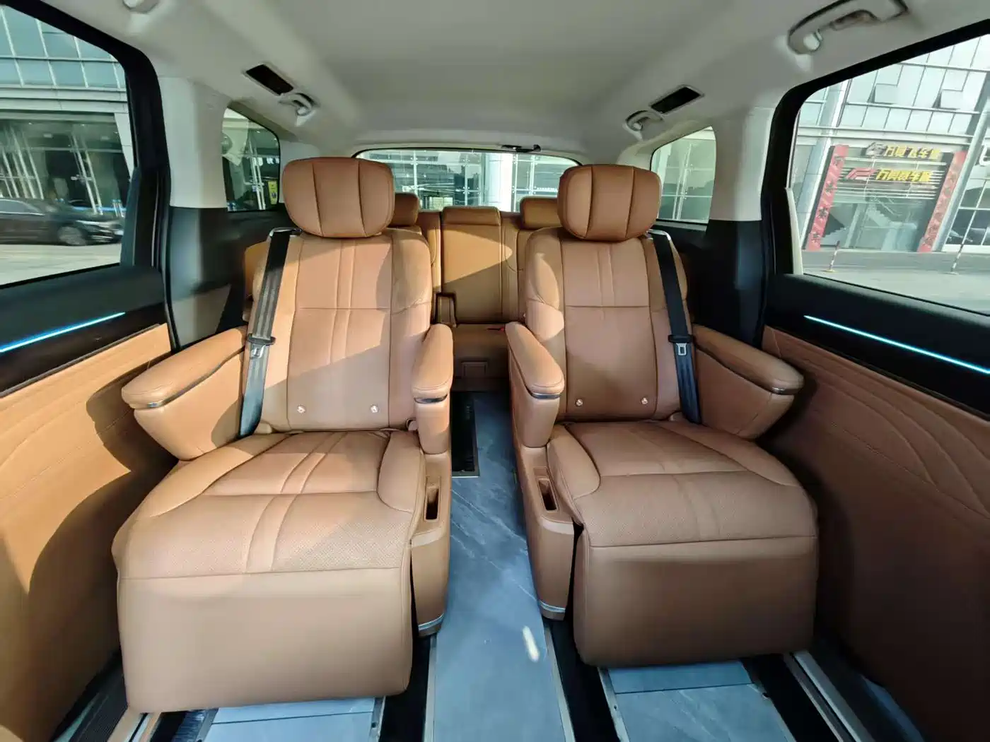 SAIC MAXUS EVERYONE 9