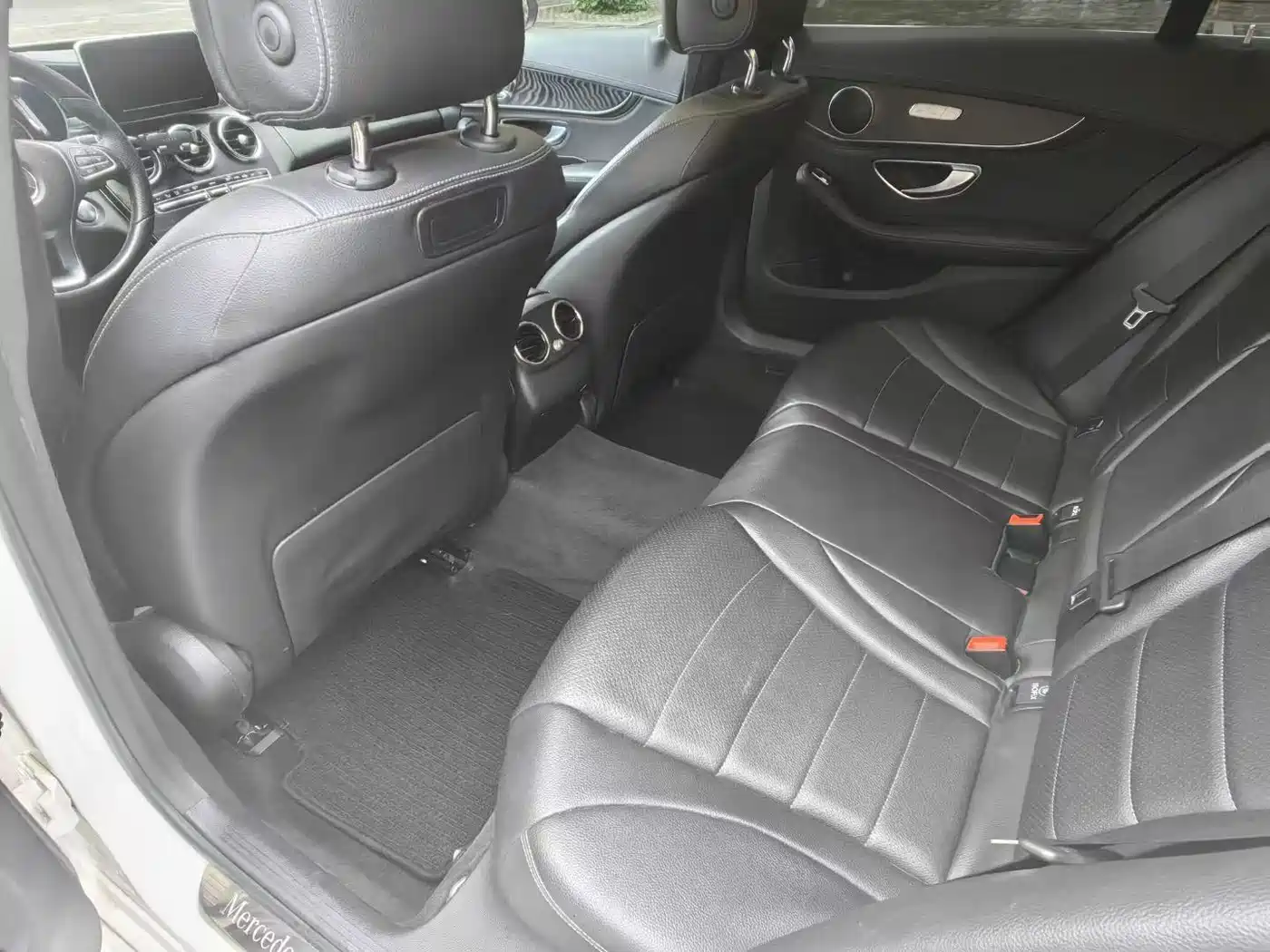 Mercedes-Benz C-Class 2015 Facelift C 200 L Sport фото 6