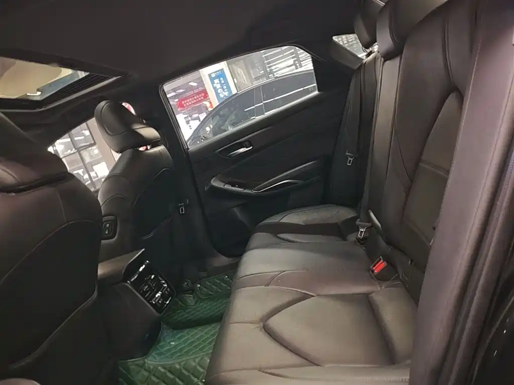 Toyota Avalon 2022 2.0L XLE Premium фото 17