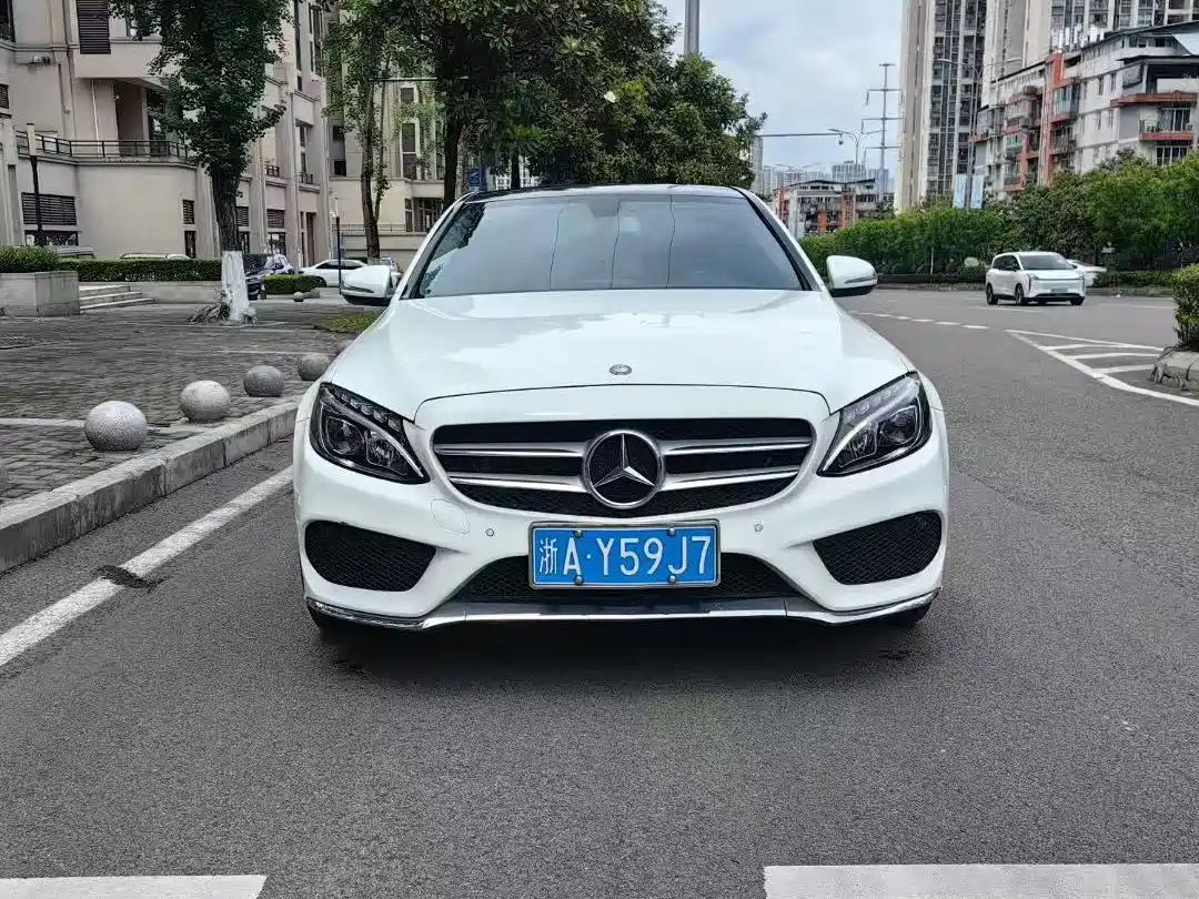Mercedes-Benz C-Class 2015 Facelift C 200 L Sport фото 2