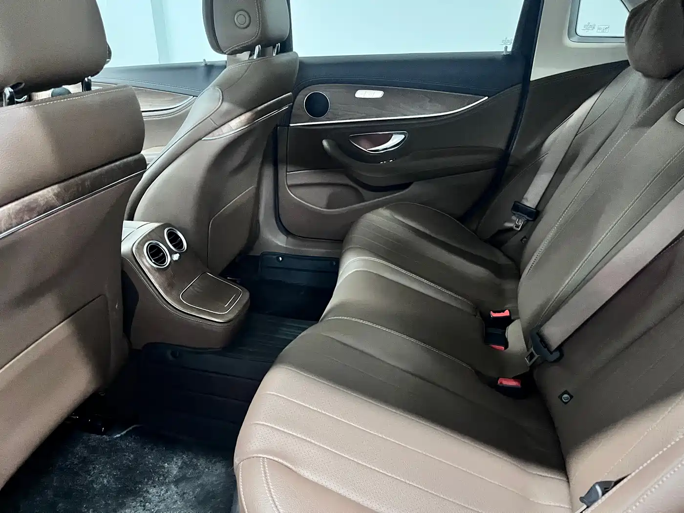 Mercedes-Benz E-Class 2023 E 300 L Fashion фото 9