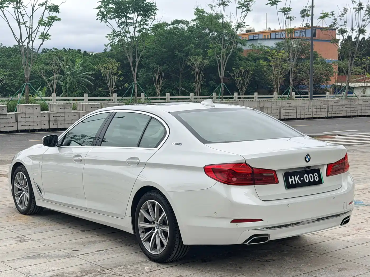 BMW 5 Series New Energy 2019 530Le Luxury Package фото 4