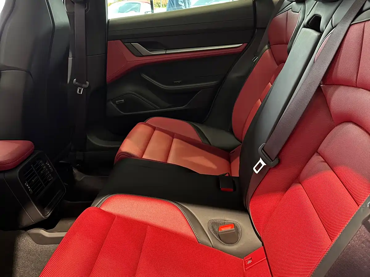 Porsche Taycan 2026 Taycan 4 фото 6