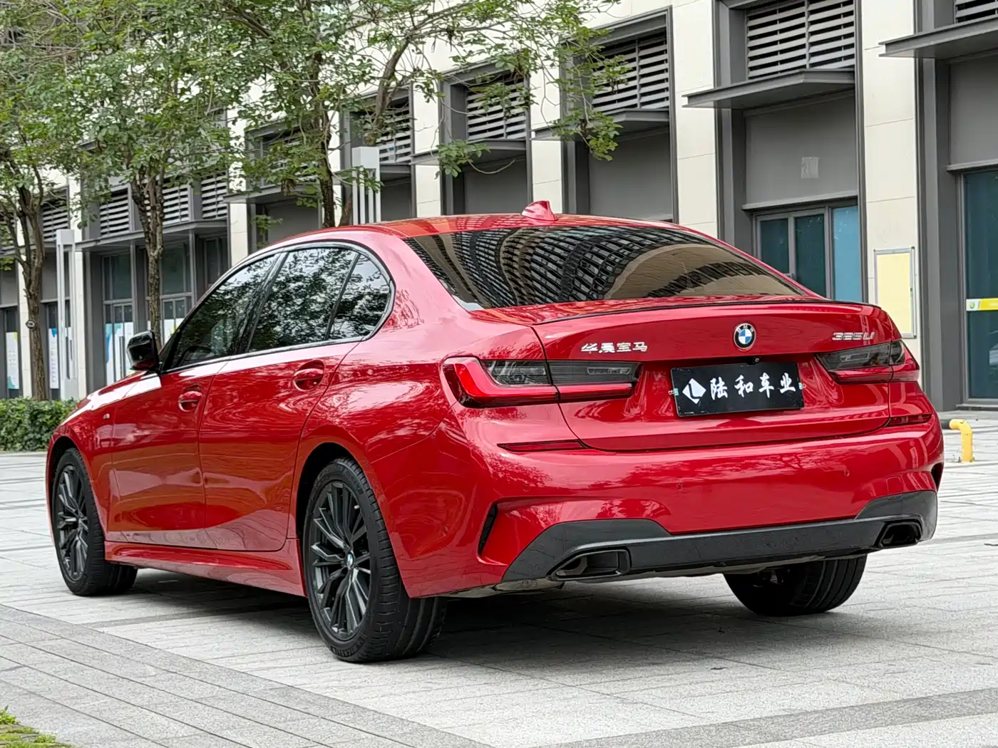 BMW 3 Series 2020 325Li M Sport Black Night Package фото 24