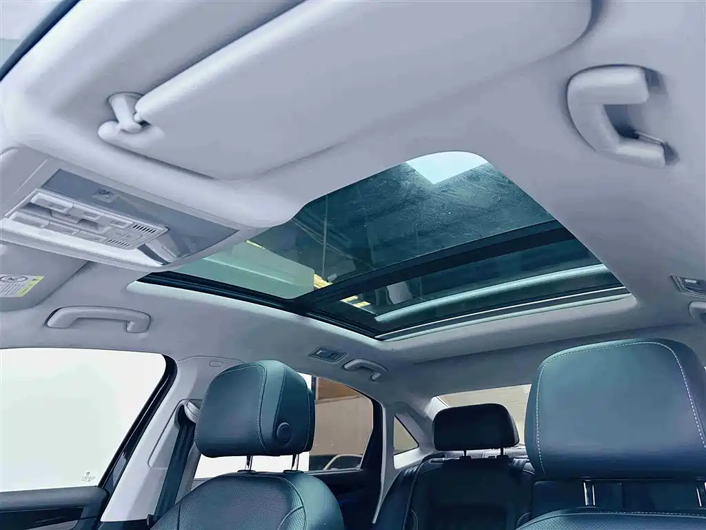 Volkswagen Passat 2019 330TSI Luxury Edition China VI фото 5