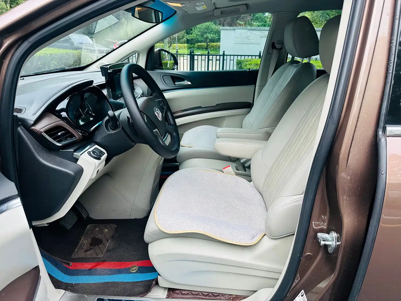 Buick GL8 2021 Land Business Class 652T Luxury фото 9