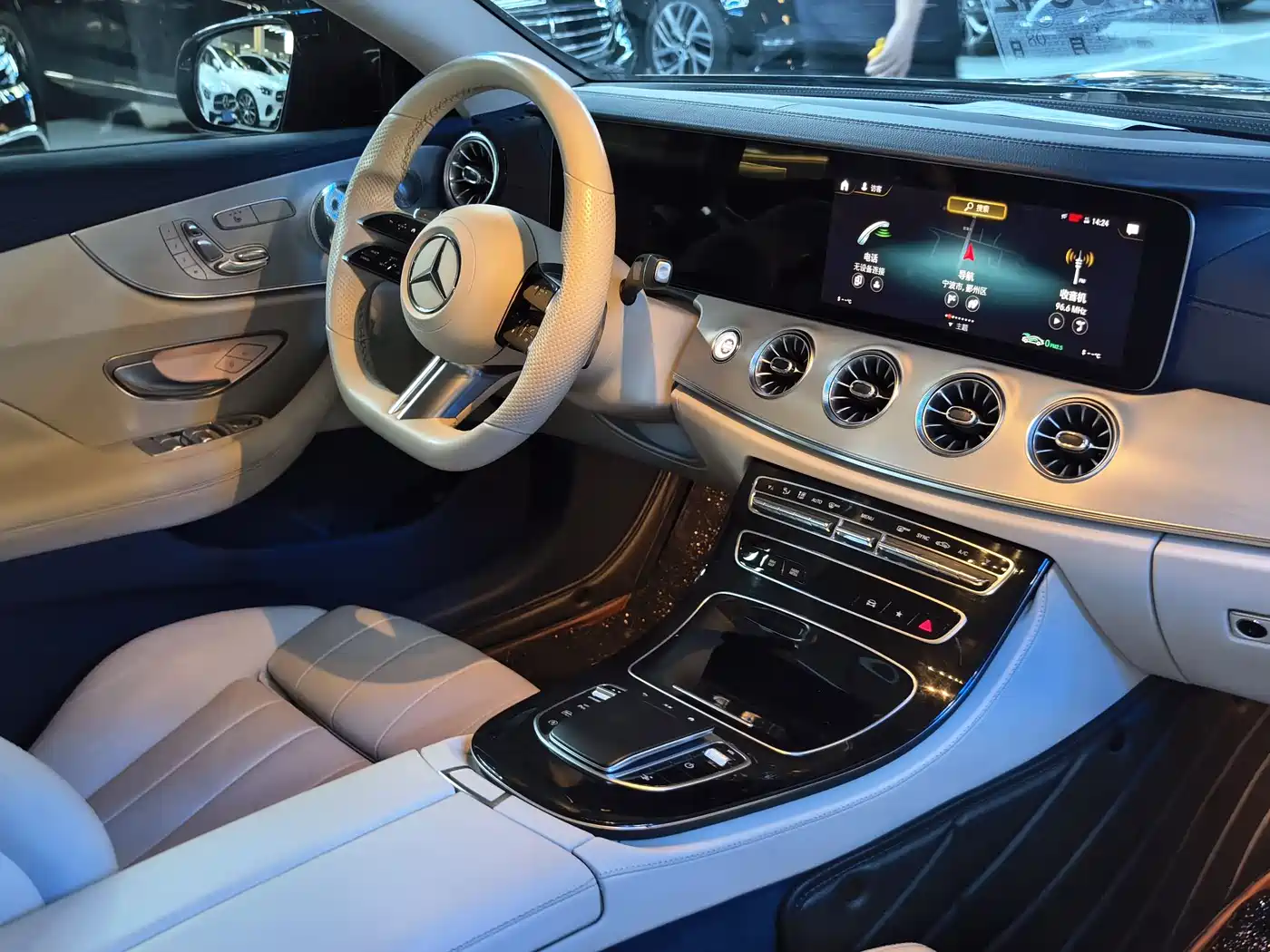 MERCEDES-BENZ E CLASS