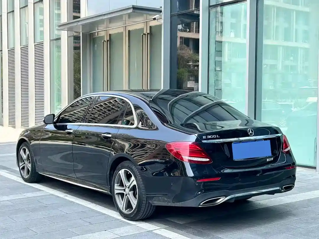 Mercedes-Benz E-Class 2016 E 200 L Sport Type фото 4