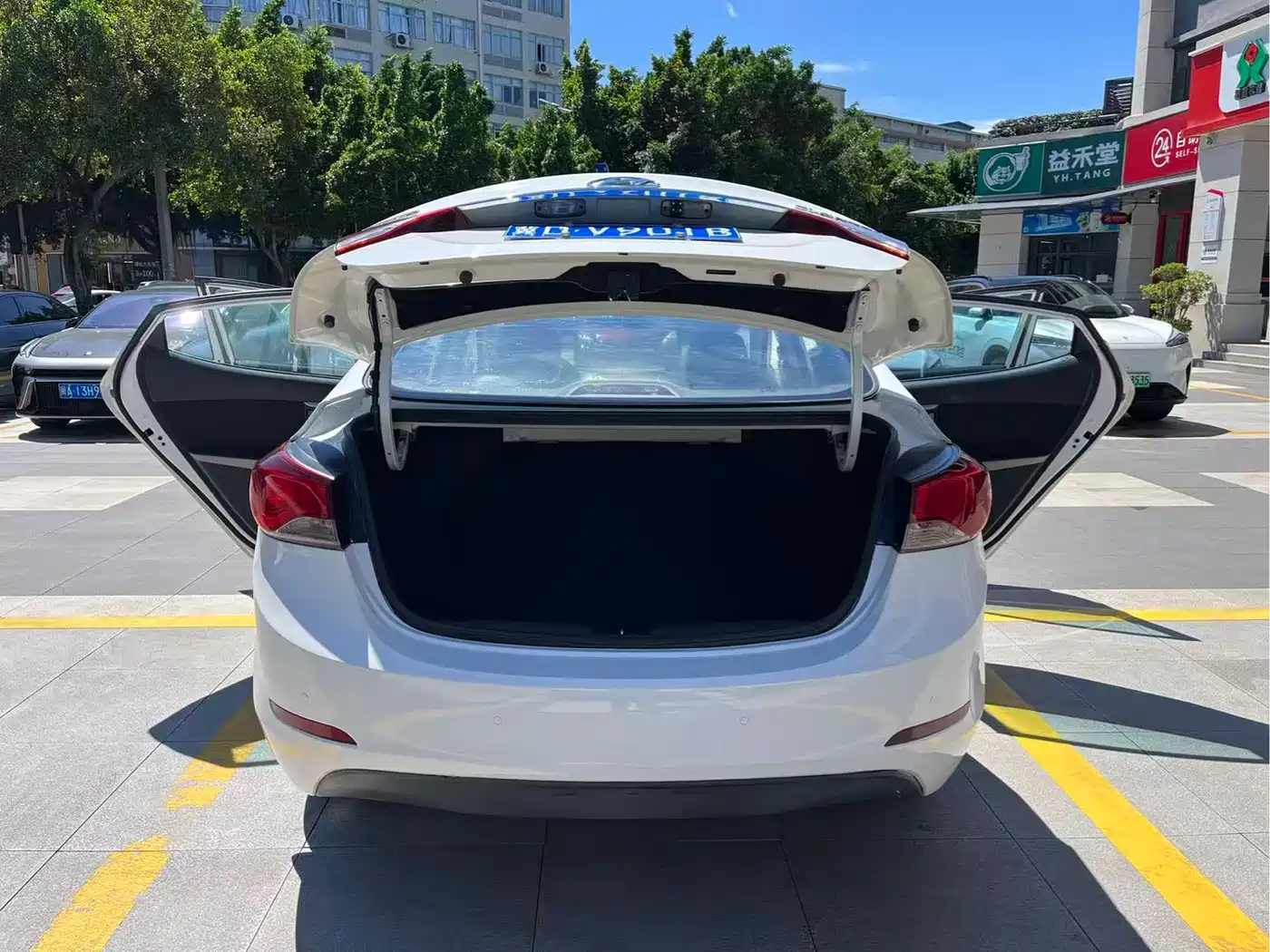 Hyundai Langdong 2016 1.6L Automatic Smart Edition фото 18