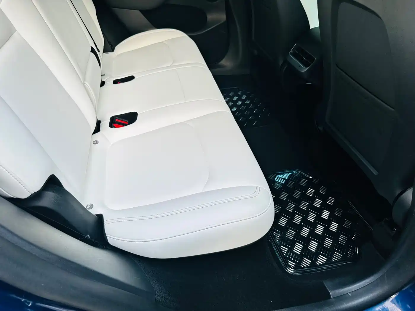 Photo 26 - Tesla Model Y