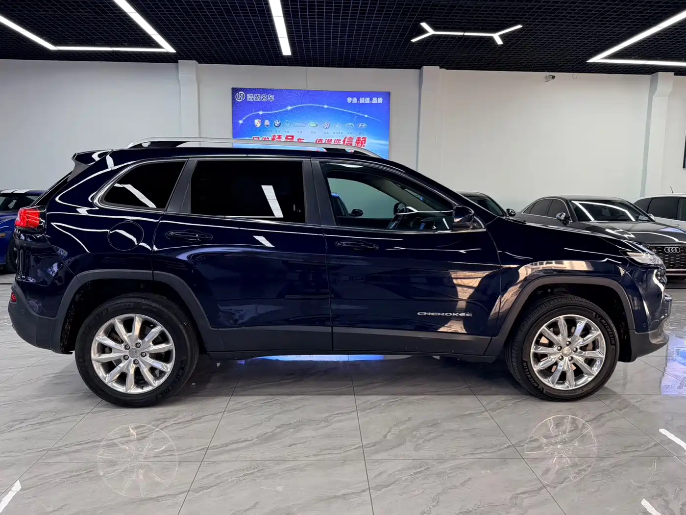 Jeep Cherokee (Import) 2014 2014 2.4L Luxury