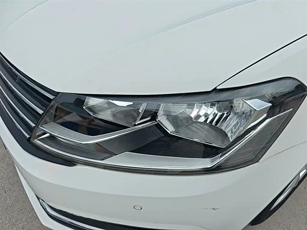 Volkswagen Lavida 2017 1.6L Manual Comfort Edition фото 24