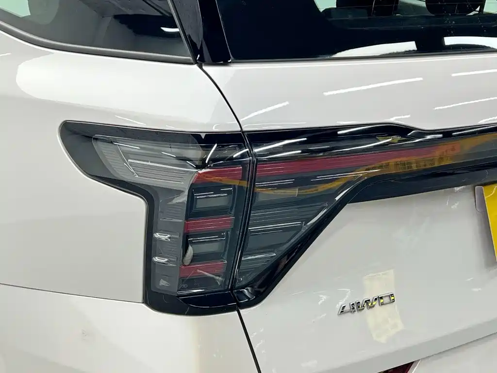 Фото 10 - Ford Edge