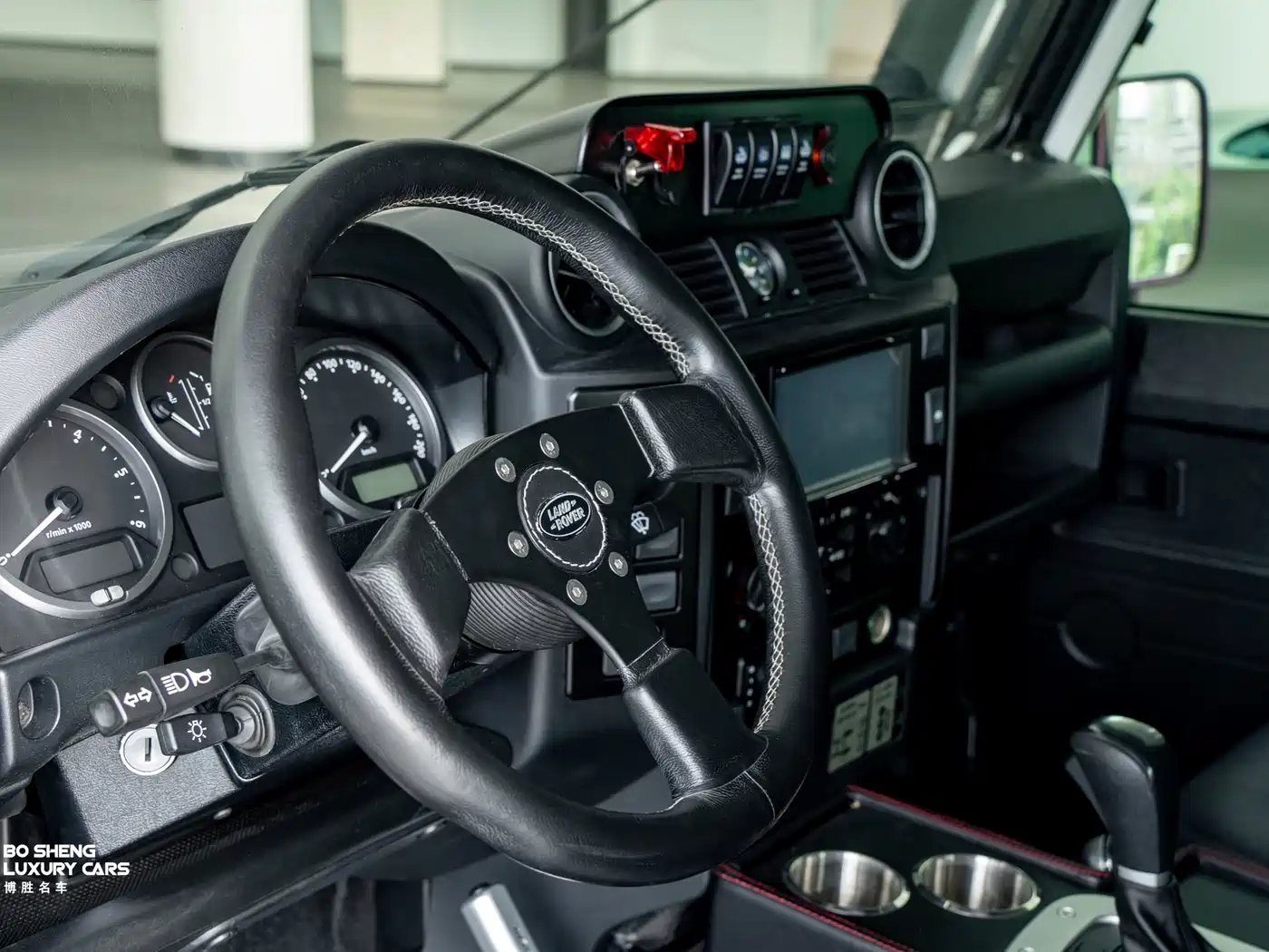 Land Rover Defender фото 43