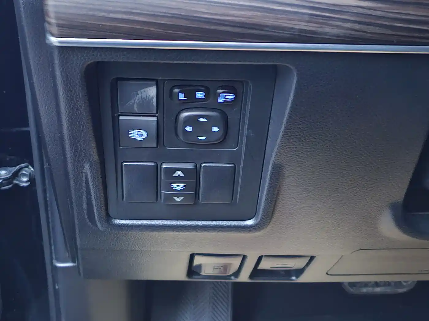 Toyota Prado 2019 3.5L Automatic TX-L Zunxiang Edition with Rear-mounted Spare Tire фото 5