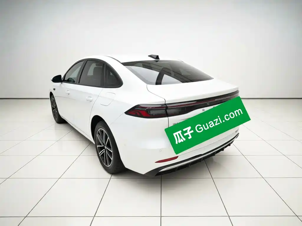 Geely Galaxy Galaxy A7 2025 2025 EM-i 70km Voyage Edition