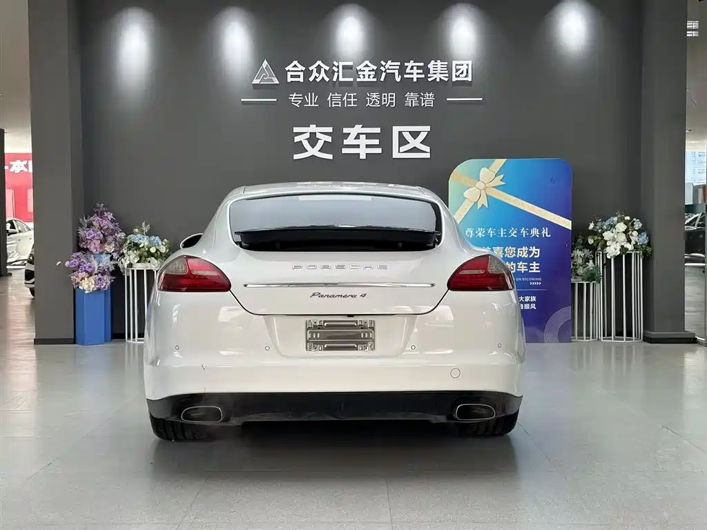 Porsche Panamera 2010 Panamera 4 3.6L фото 5