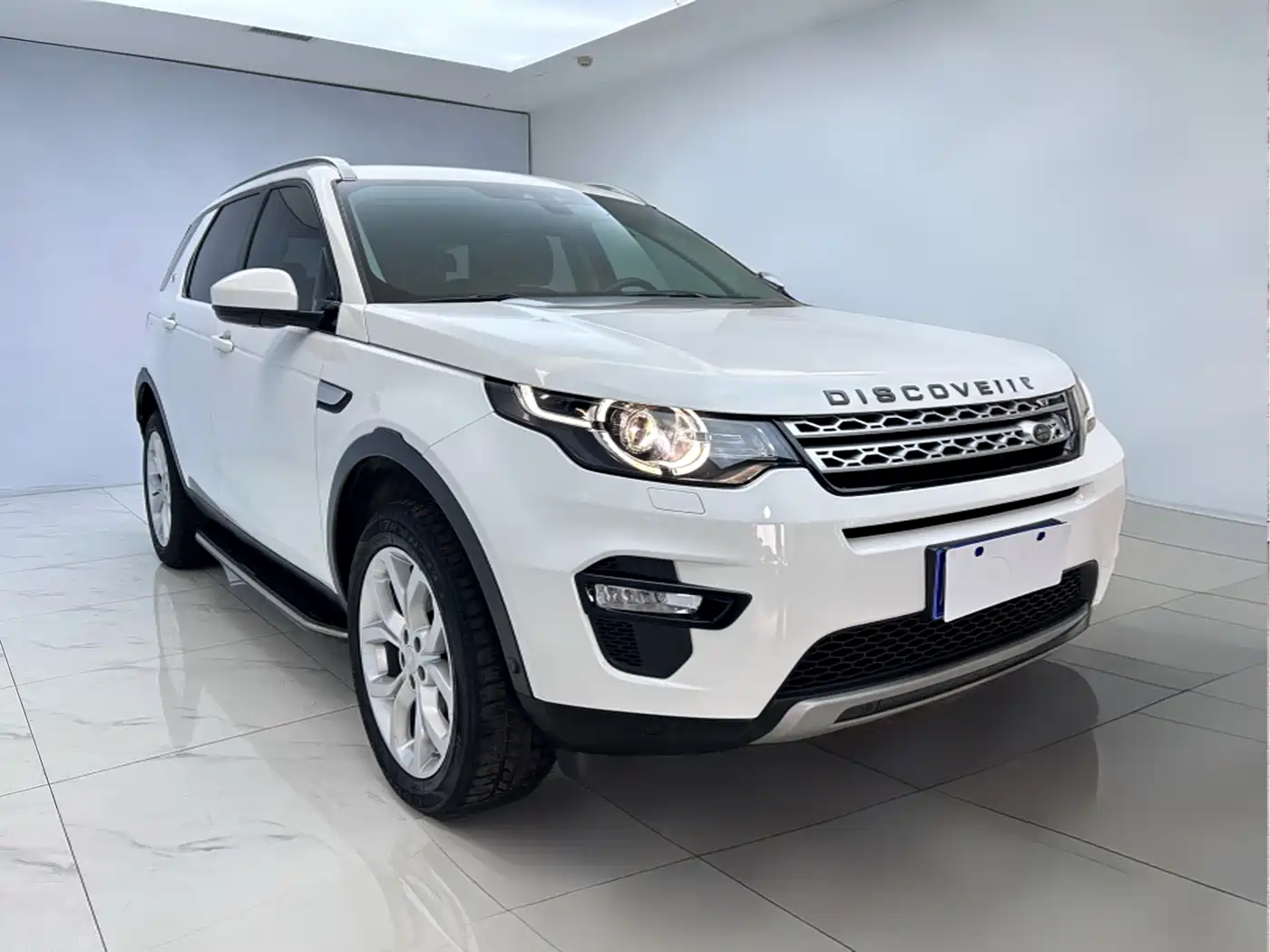 Land Rover Discovery Sport 2018 240PS HSE Edition фото 3