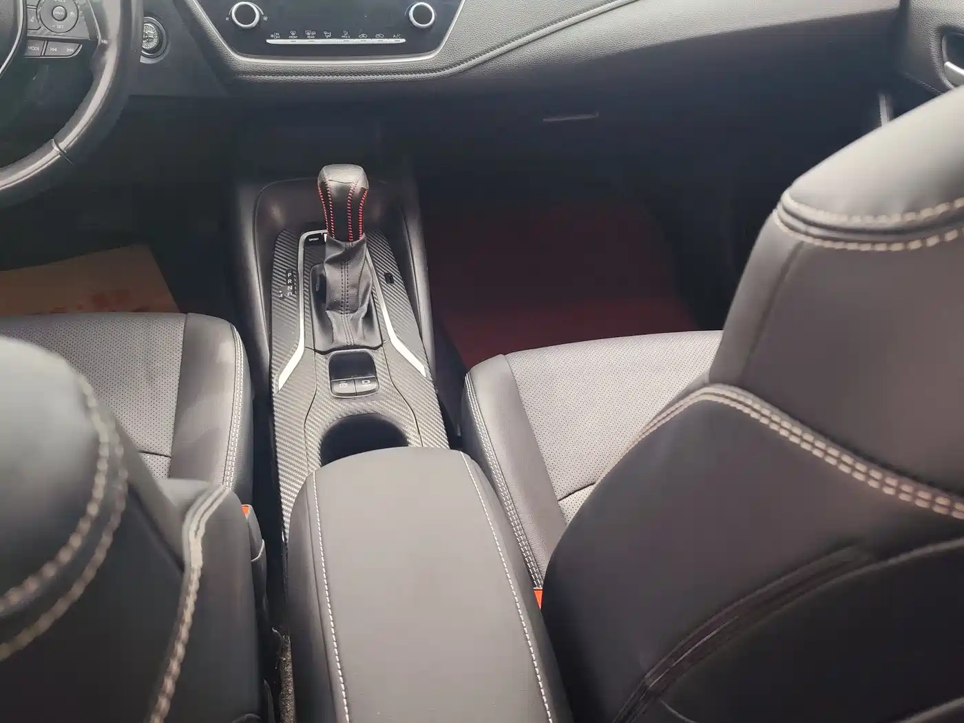 Toyota Corolla 2021 1.2T S-CVT Luxury Edition фото 8