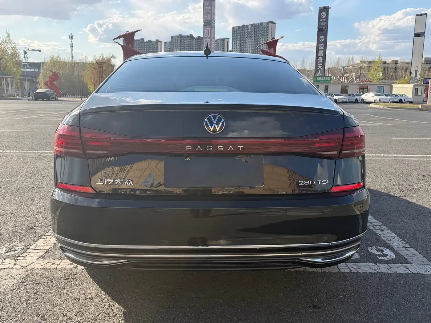 Volkswagen Passat 2022 280TSI Elite Edition фото 5