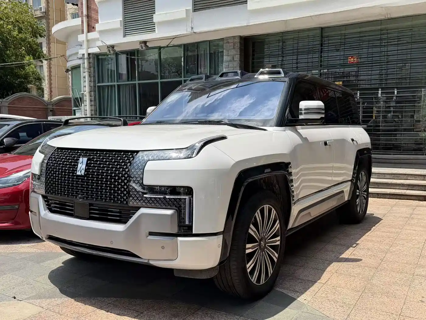 2025 Yangwang U8