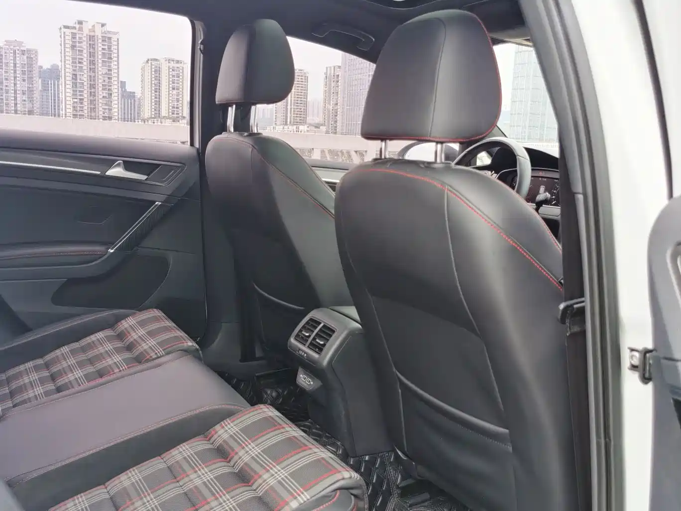 Volkswagen Golf GTI 2019 2.0TSI GTI (China V) фото 14