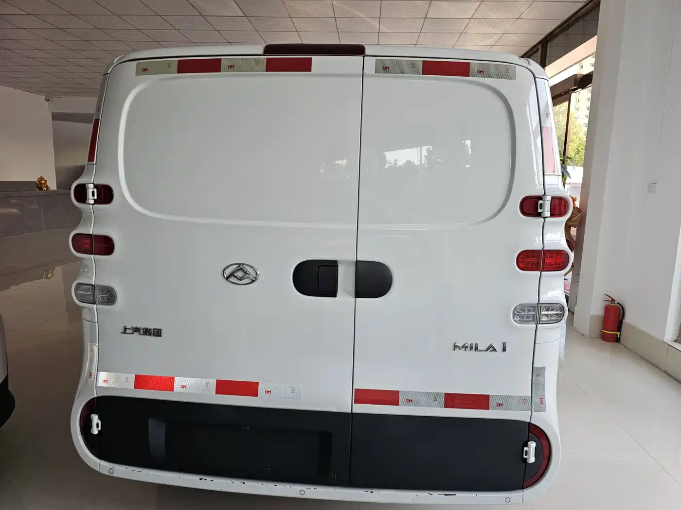 SAIC Maxus Dana V1 2023 2023 V1 Short Wheelbase Low Roof (42kWh)
