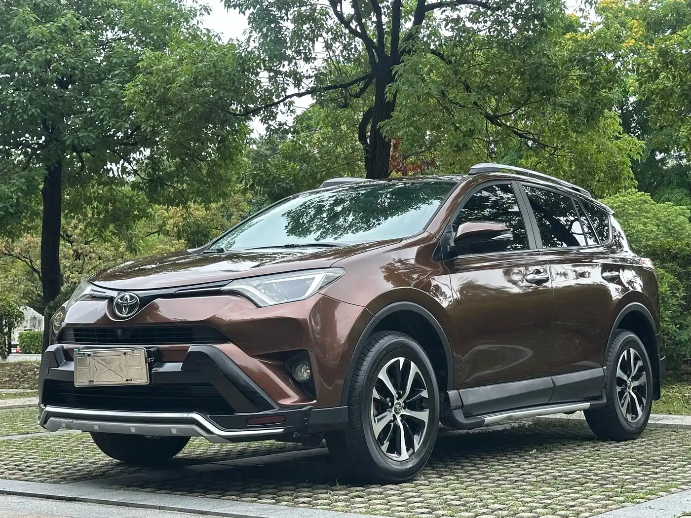 Toyota RAV4 Rongfang 2016 2.0L CVT 2WD Trend (China V)