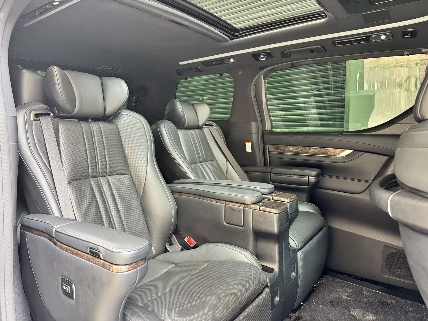 Toyota Vellfire 2020 2020 Twin Engine 2.5L HV Premium Edition