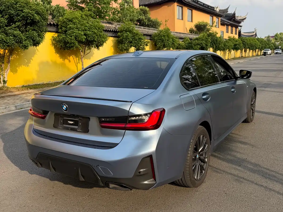 BMW 3 Series 2023 325Li M Sport Black Night Package фото 11