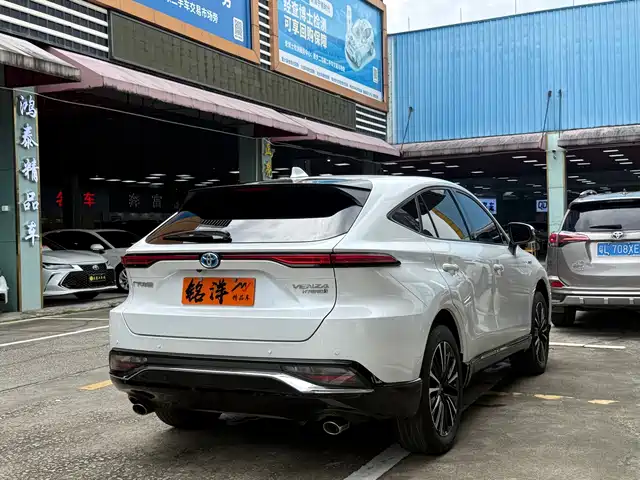 Toyota Venza 2022 Dual Engine 2.5L CVT 2WD Premium — фото 5