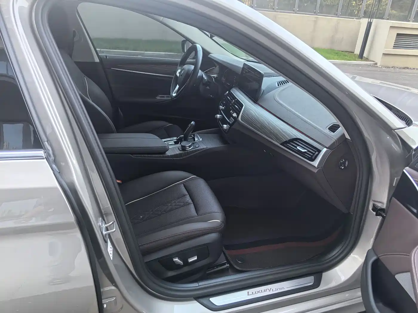 BMW 5 Series New Energy 2022 Facelift II 535Le Pioneer Edition M Sport Package фото 13